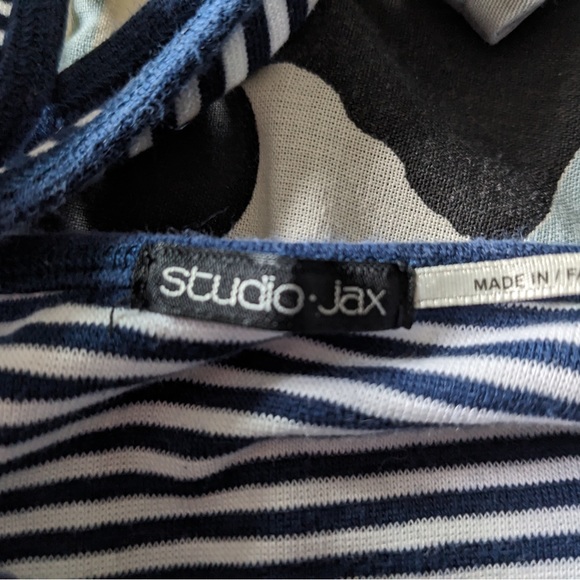 White and blue top size small - Picture 3 of 3